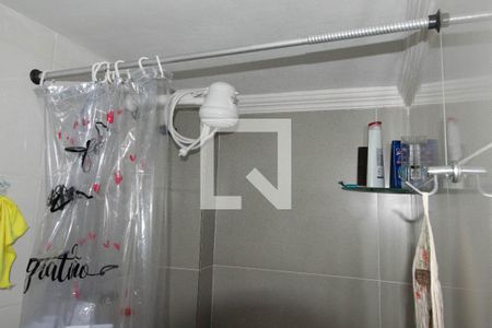Banheiro de kitnet/studio para alugar com 1 quarto, 30m² em Parque Duque, Duque de Caxias