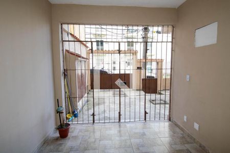 Varanda de kitnet/studio para alugar com 1 quarto, 30m² em Parque Duque, Duque de Caxias