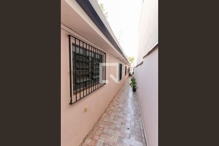 Casa à venda com 350m², 3 quartos e 2 vagasCorredor 