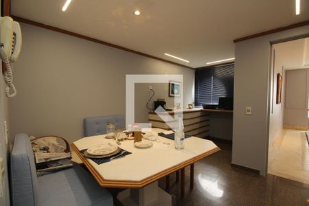 Apartamento para alugar com 380m², 1 quarto e 4 vagassala 5