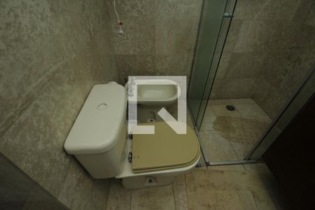 Apartamento para alugar com 380m², 1 quarto e 4 vagasBanheiro Quarto 1