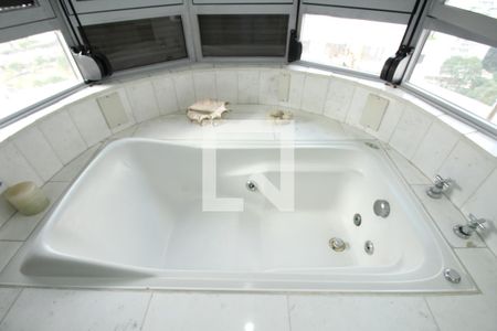 Apartamento para alugar com 380m², 1 quarto e 4 vagasBanheiro Quarto 1