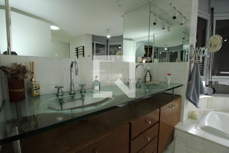 Apartamento para alugar com 380m², 1 quarto e 4 vagasBanheiro Quarto 1