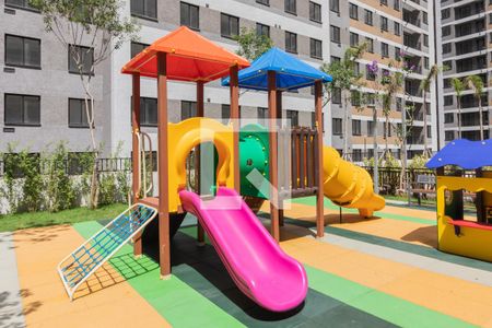 Apartamento à venda com 33m², 2 quartos e sem vaga Apartamento à venda com 33m², 2 quartos e sem vagaÁrea comum - Playground