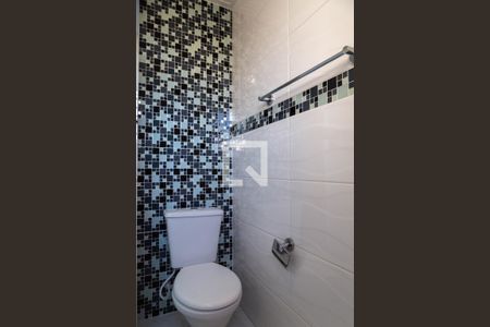 Banheiro de apartamento à venda com 2 quartos, 66m² em Jardim Bom Clima, Guarulhos