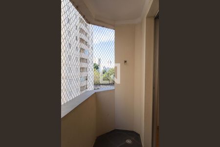 Apartamento à venda com 66m², 2 quartos e 1 vaga Apartamento à venda com 66m², 2 quartos e 1 vagaVaranda