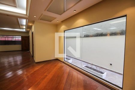 Sala de casa à venda com 4 quartos, 349m² em Parque São Jorge, São Paulo