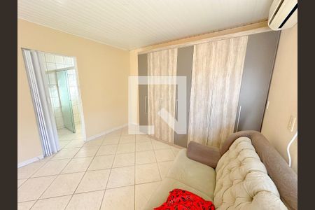 Sala de casa para alugar com 1 quarto, 70m² em Vargem do Bom Jesus, Florianópolis