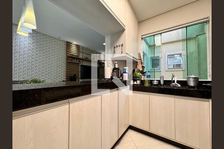 Apartamento à venda com 120m², 2 quartos e 2 vagasCozinha