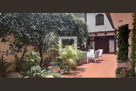 Casa à venda com 4 quartos, 470m² em Vila Madalena, São Paulo