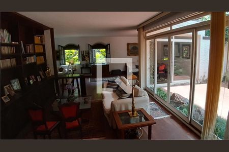 Casa à venda com 4 quartos, 470m² em Vila Madalena, São Paulo