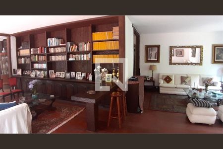 Casa à venda com 4 quartos, 470m² em Vila Madalena, São Paulo