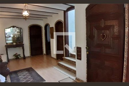 Casa à venda com 4 quartos, 470m² em Vila Madalena, São Paulo