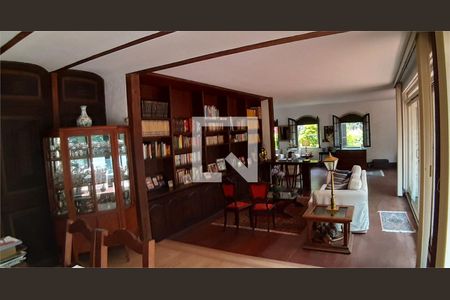 Casa à venda com 4 quartos, 470m² em Vila Madalena, São Paulo