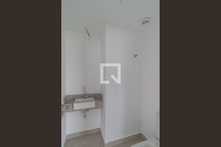 Lavabo de apartamento à venda com 3 quartos, 135m² em Água Branca, São Paulo