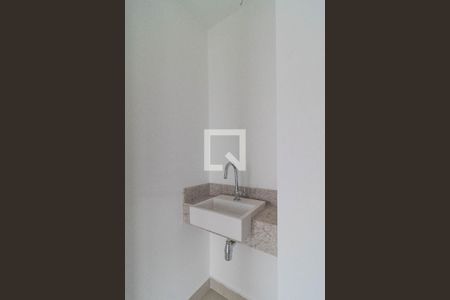 Lavabo de apartamento à venda com 3 quartos, 135m² em Água Branca, São Paulo