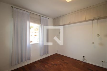 Casa à venda com 320m², 3 quartos e 2 vagas Casa à venda com 320m², 3 quartos e 2 vagasQuarto 1 Suite