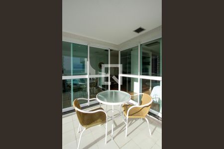 Apartamento à venda com 55m², 1 quarto e 1 vaga Apartamento à venda com 55m², 1 quarto e 1 vagaVaranda