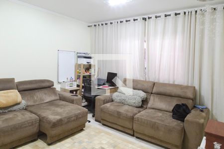 Casa à venda com 140m², 3 quartos e 2 vagasSala