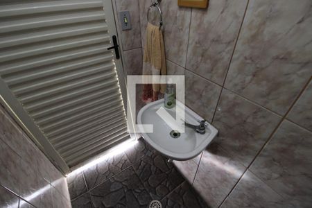 Casa à venda com 154m², 3 quartos e 2 vagasBanheiro 2