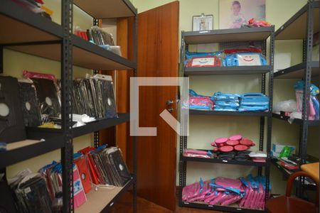 Casa à venda com 200m², 4 quartos e 3 vagasQuarto 2