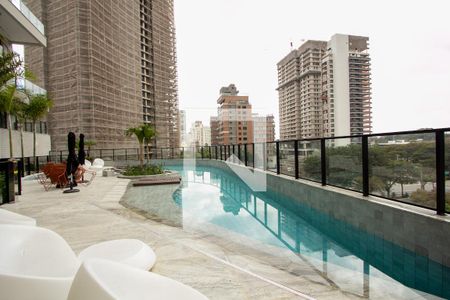 Studio à venda com 30m², 1 quarto e sem vagaÁrea comum - Piscina