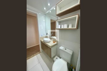 Banheiro de apartamento para alugar com 2 quartos, 54m² em Loteamento Parque Industrial, Jundiaí