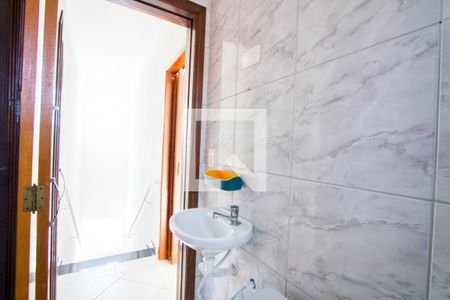 Casa para alugar com 140m², 3 quartos e 6 vagas Casa para alugar com 140m², 3 quartos e 6 vagasBanheiro social