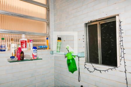 Apartamento à venda com 75m², 2 quartos e 1 vaga Apartamento à venda com 75m², 2 quartos e 1 vagaBanheiro