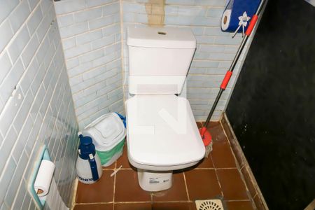 Apartamento à venda com 75m², 2 quartos e 1 vaga Apartamento à venda com 75m², 2 quartos e 1 vagaBanheiro