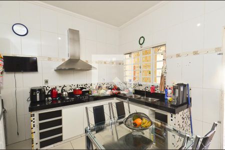 Casa à venda com 267m², 4 quartos e 4 vagasCozinha