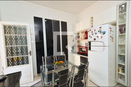 Casa à venda com 267m², 4 quartos e 4 vagasCozinha