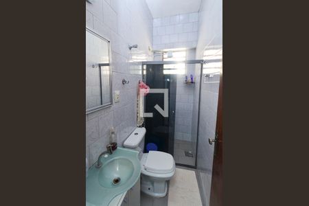 Casa à venda com 267m², 4 quartos e 4 vagasBanheiro social