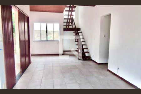 Casa à venda com 3 quartos, 720m² em Piratininga, Niterói