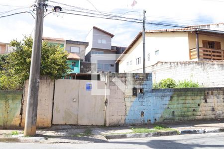 Casa para alugar com 50m², 1 quarto e 1 vaga Casa para alugar com 50m², 1 quarto e 1 vagaFachada