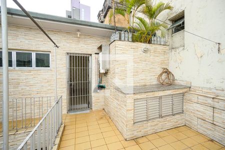 Casa à venda com 230m², 2 quartos e 2 vagasQuintal