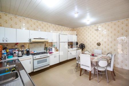 Casa à venda com 230m², 2 quartos e 2 vagasCozinha