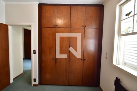 Casa à venda com 500m², 5 quartos e 4 vagasQuarto 1 - Armários