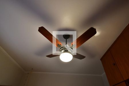 Casa à venda com 500m², 5 quartos e 4 vagasQuarto 3 - Suíte Detalhe