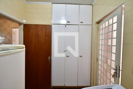 Casa à venda com 500m², 5 quartos e 4 vagasÁrea de Serviço - Armários
