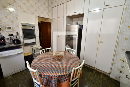 Casa à venda com 500m², 5 quartos e 4 vagasCozinha
