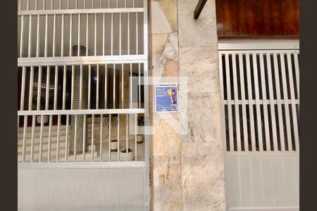 Apartamento para alugar com 42m², 1 quarto e sem vagaFachada com cartaz QA