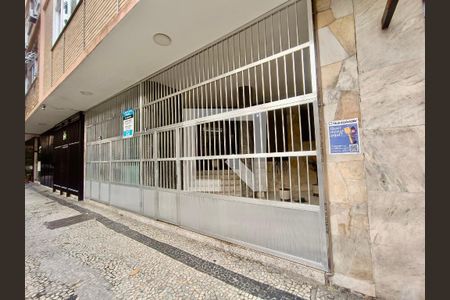 Apartamento para alugar com 42m², 1 quarto e sem vagaFachada com cartaz QA