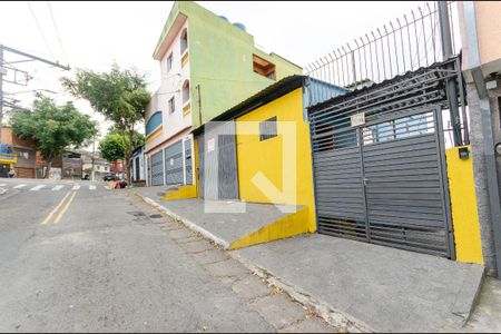 Casa para alugar com 300m², 3 quartos e 6 vagas Casa para alugar com 300m², 3 quartos e 6 vagasFachada