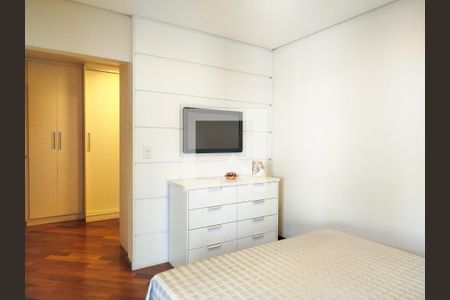 Apartamento à venda com 155m², 3 quartos e 2 vagasSuíte 1