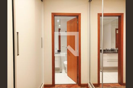 Apartamento à venda com 155m², 3 quartos e 2 vagasCloset da Suíte 1