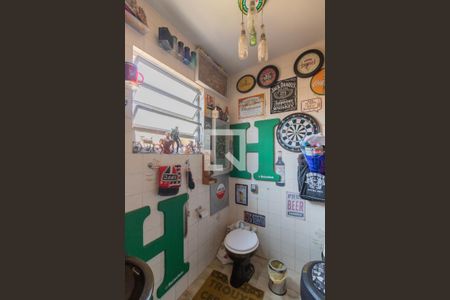 Casa à venda com 249m², 2 quartos e 3 vagas Casa à venda com 249m², 2 quartos e 3 vagasBanheiro Area Externa