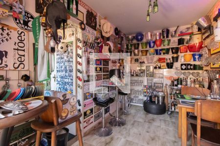 Casa à venda com 249m², 2 quartos e 3 vagas Casa à venda com 249m², 2 quartos e 3 vagasÁrea Externa