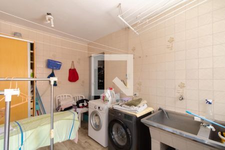 Casa à venda com 249m², 2 quartos e 3 vagas Casa à venda com 249m², 2 quartos e 3 vagasÁrea de Serviço