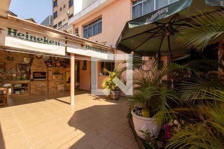 Casa à venda com 249m², 2 quartos e 3 vagas Casa à venda com 249m², 2 quartos e 3 vagasÁrea Externa